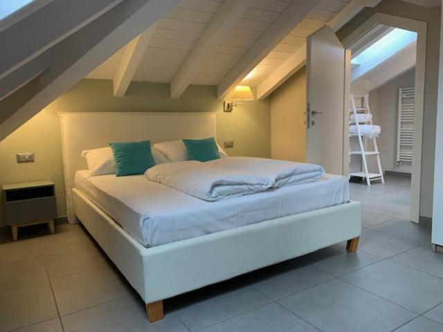 Appartement Mansarda Amore à Cannobio Extérieur photo
