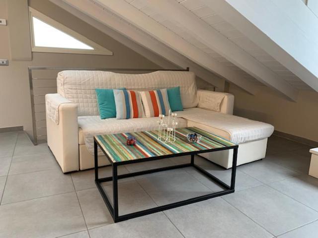 Appartement Mansarda Amore à Cannobio Extérieur photo