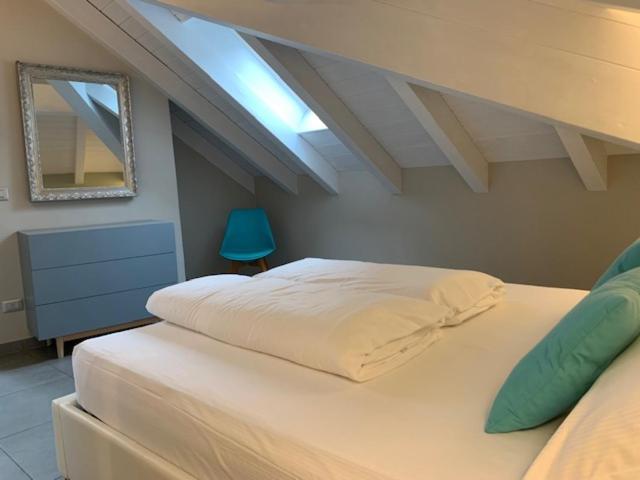 Appartement Mansarda Amore à Cannobio Extérieur photo